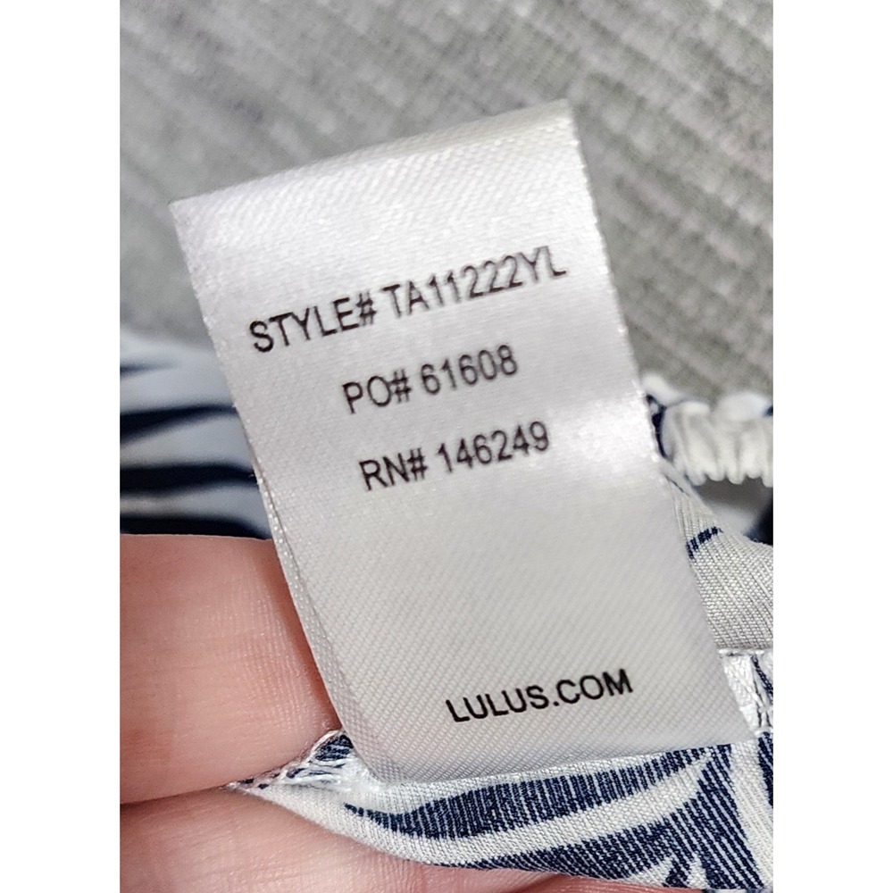 Lulus Womens XS Off The Shoulder Crop Top Navy Blue White Tropical - Picture 9 of 10